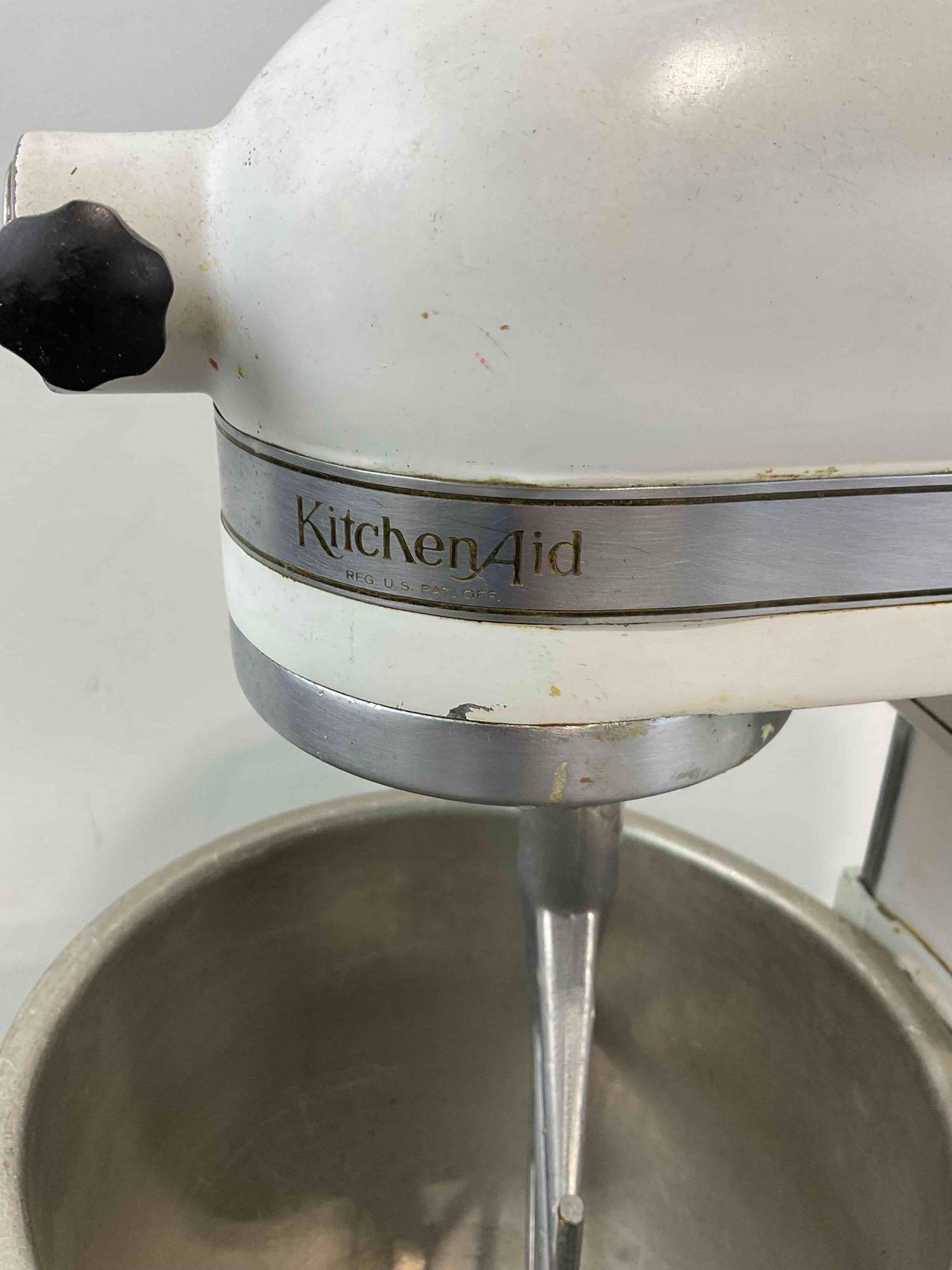 Vintage KitchenAid White 10 Speed Stand Mixer Model K5-A w/ Attachments. Tested, Works. - 5