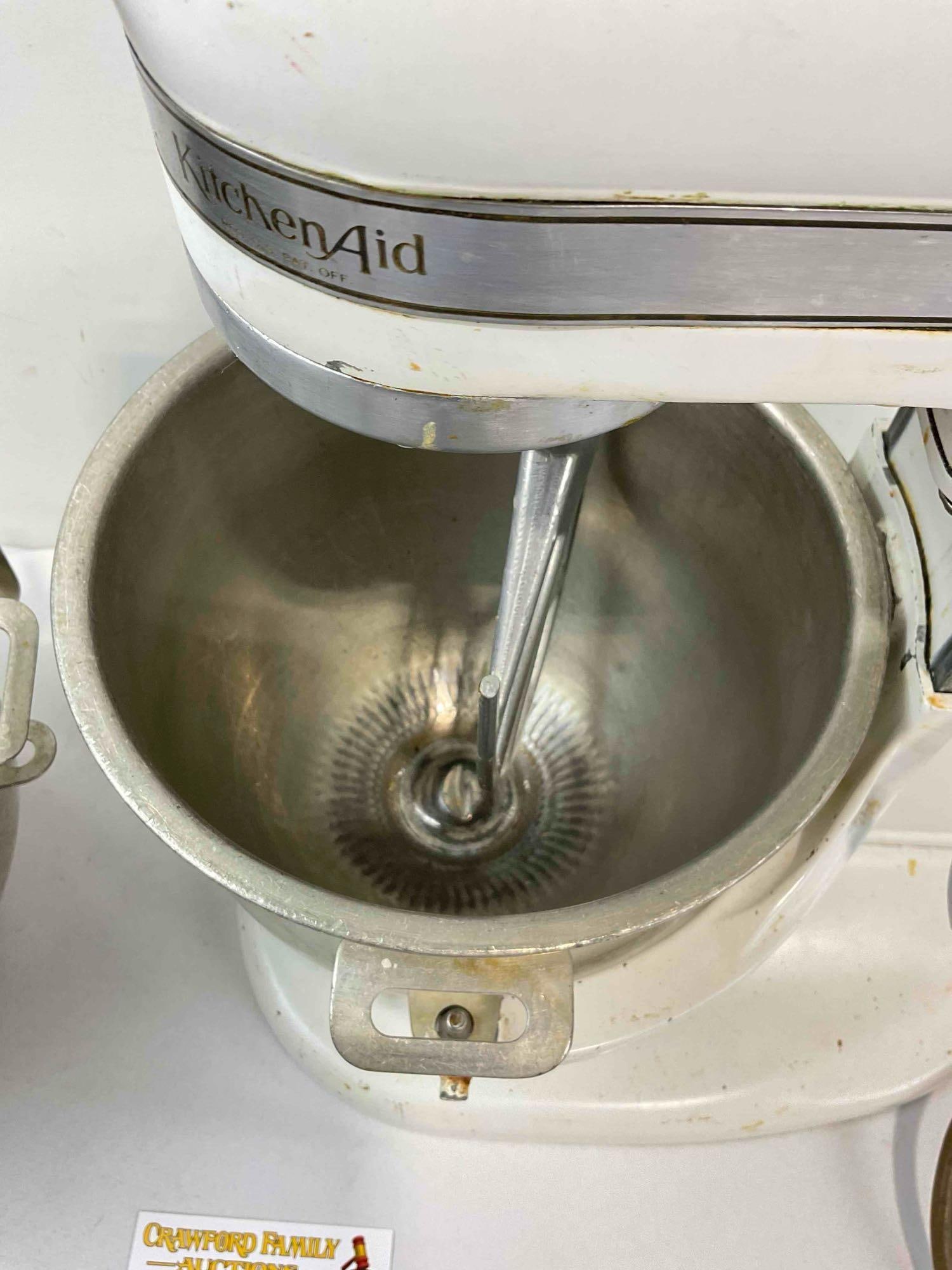 Vintage KitchenAid White 10 Speed Stand Mixer Model K5-A w/ Attachments. Tested, Works. - 6