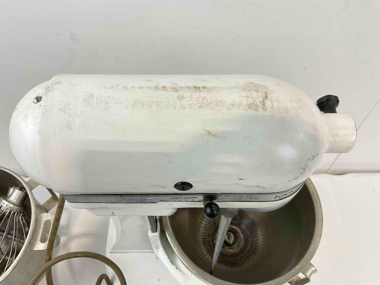 Vintage KitchenAid White 10 Speed Stand Mixer Model K5-A w/ Attachments. Tested, Works. - 9