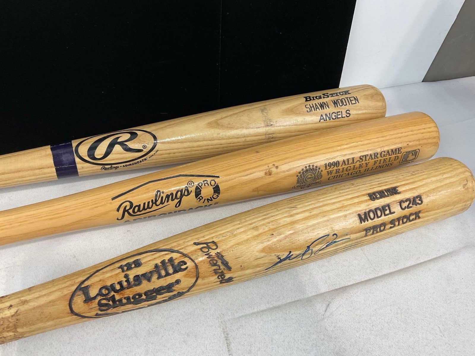 7 Baseball Bats, Rawlings & Louisville Slugger, a few have cracks from use - 5