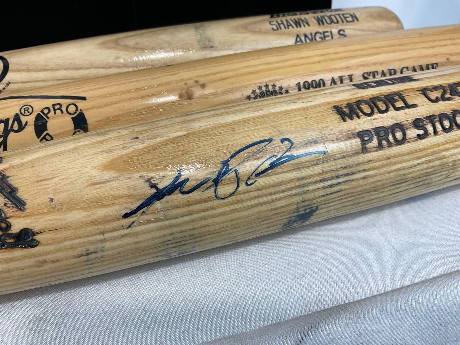 7 Baseball Bats, Rawlings & Louisville Slugger, a few have cracks from use - 6