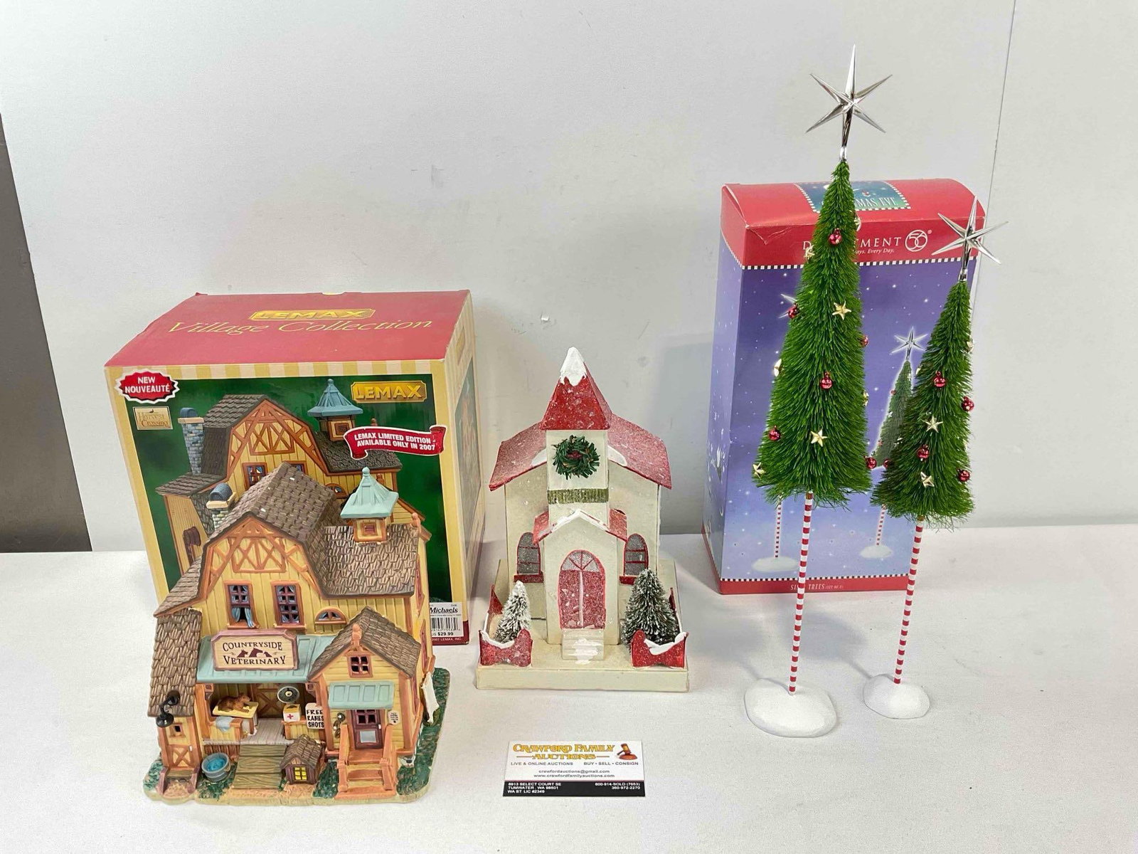 3 pcs Christmas Decorations, incl. LeMax Ceramic Lighted Building & Dept. 56 Sisal Trees. See pics. (1 of 8)