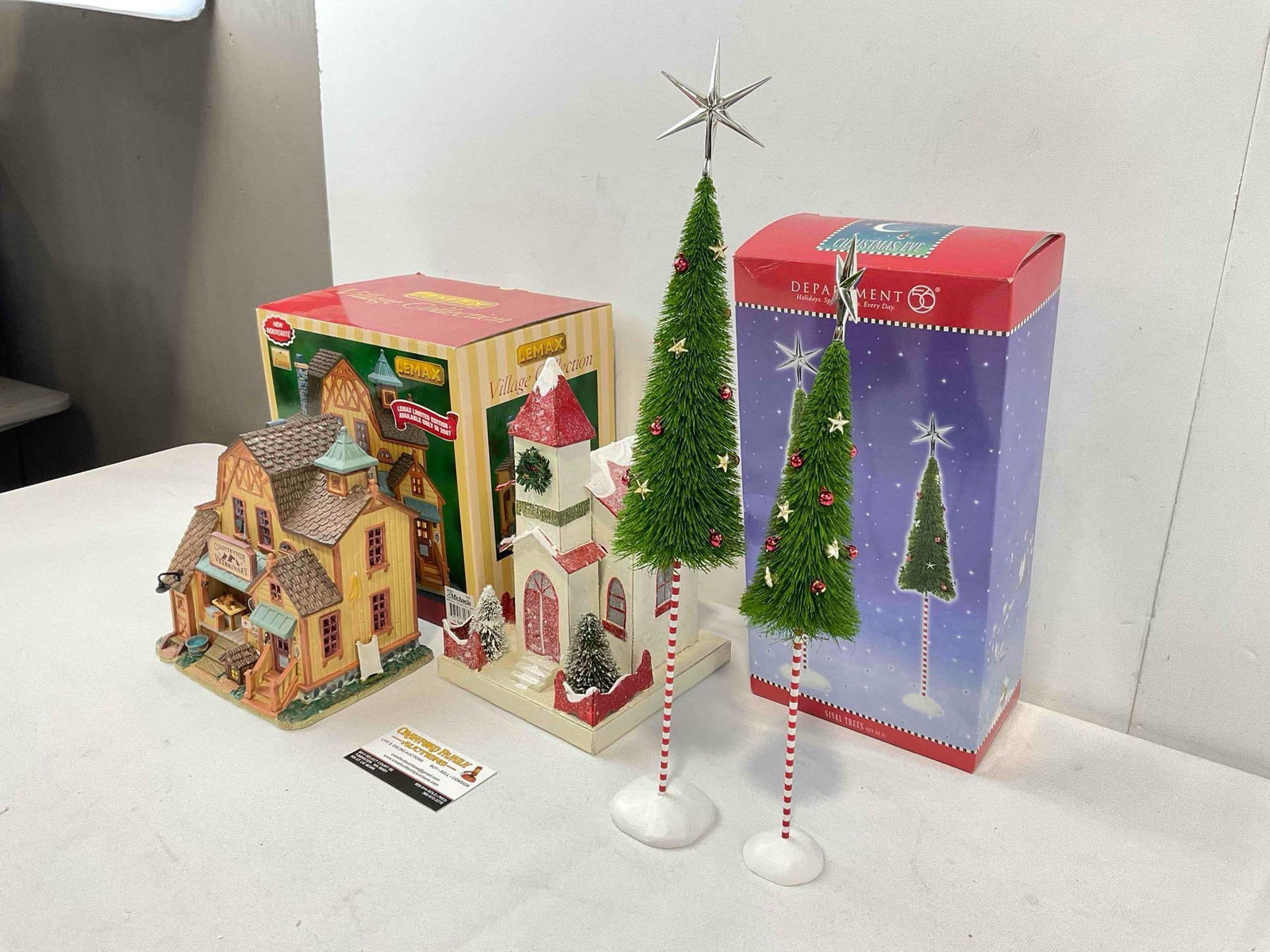 3 pcs Christmas Decorations, incl. LeMax Ceramic Lighted Building & Dept. 56 Sisal Trees. See pics. - 2