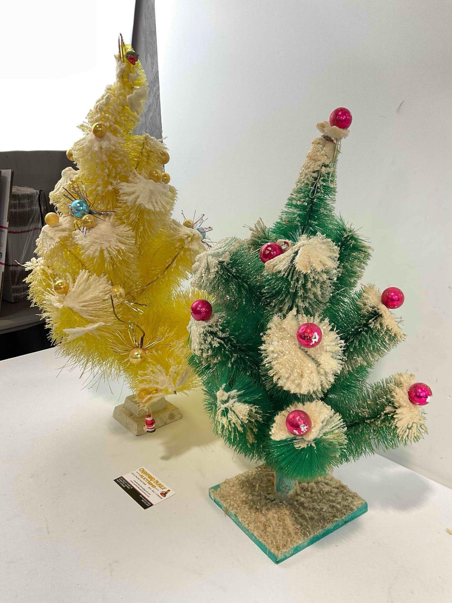 2 pcs Vintage Handmade Pipe Cleaner Decorative Christmas Trees, Green & Yellow. As Is. See pics. - 2