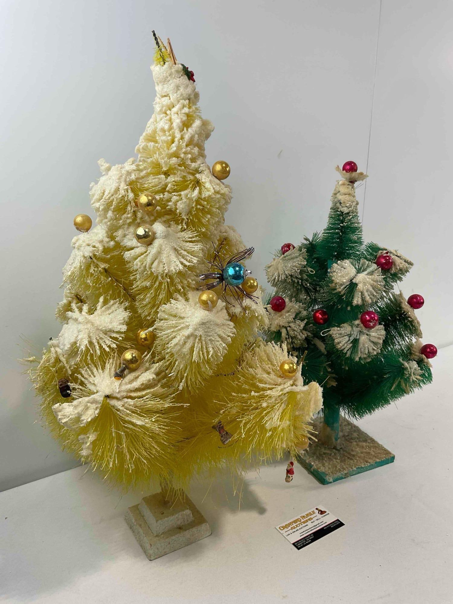 2 pcs Vintage Handmade Pipe Cleaner Decorative Christmas Trees, Green & Yellow. As Is. See pics. - 3