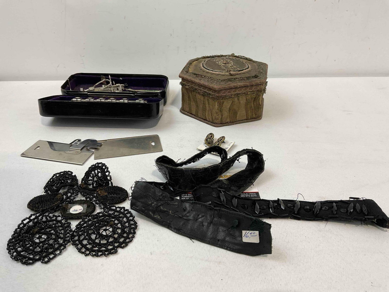 5 pcs Vintage Collectible Assortment, incl. Singer Sewing Machine Attachments & More! See pics. - 4