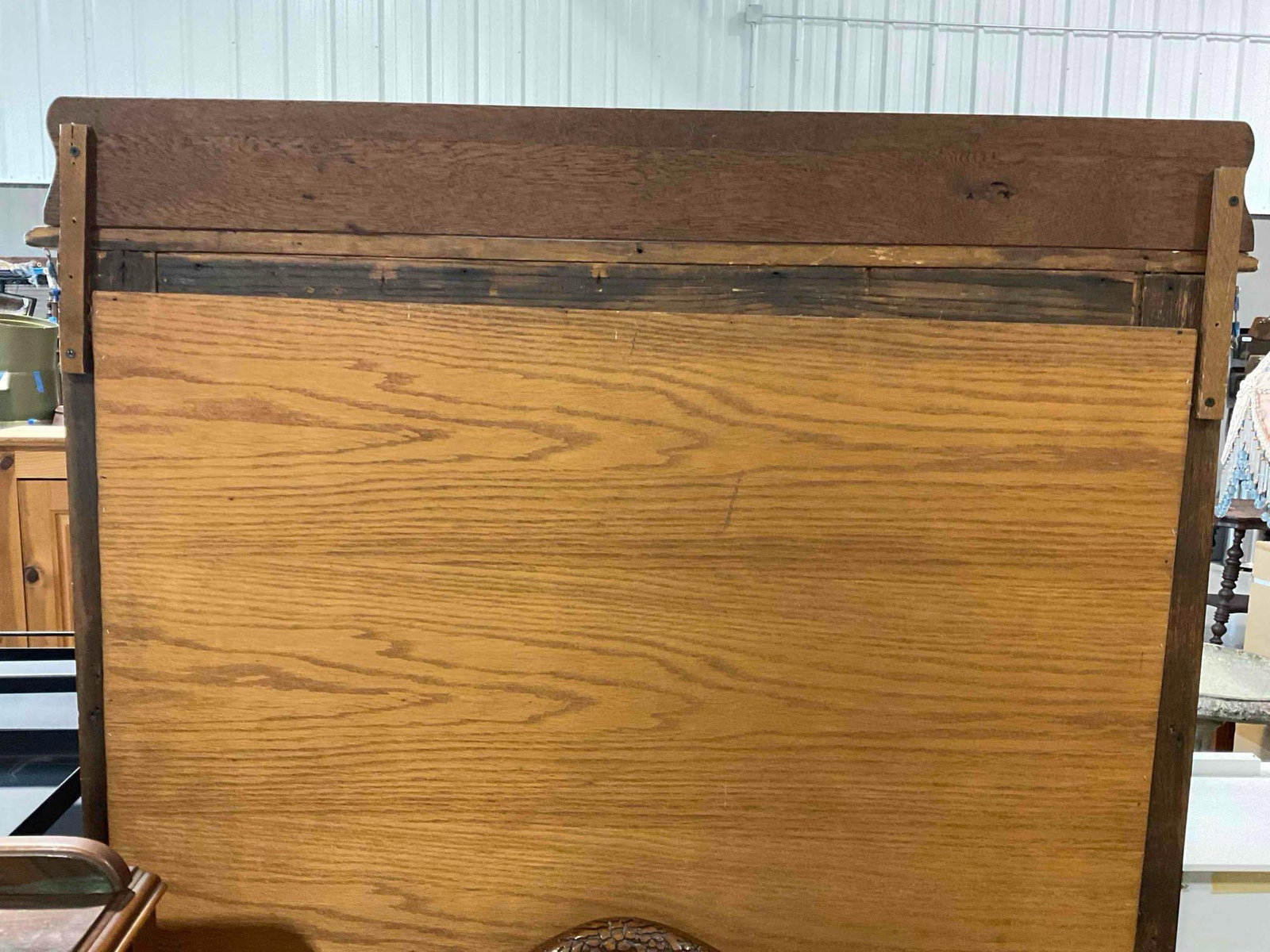 Antique Handsome Tiger Oak 4-Tier Curved Glass Curio Case w/ Lion Details. Good Condition. - 9