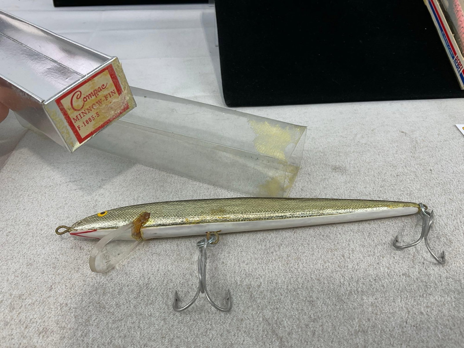 3x Long Floating Lures, 2x Rapala Original, 1 silver, 1 Perch pattern, & Rebel Fastrac FT2041 Min... - 5