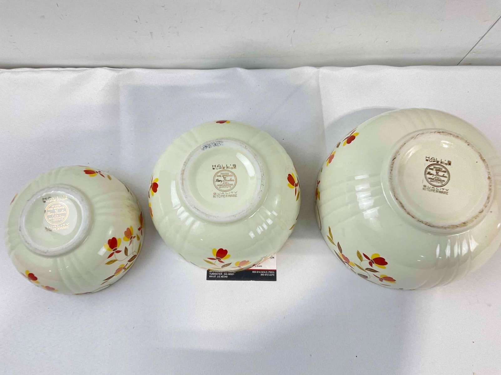 3 pcs Vintage Hall China Ceramic Mixing Bowls in Autumn Leaf Pattern. Good Condition. See pics. - 5