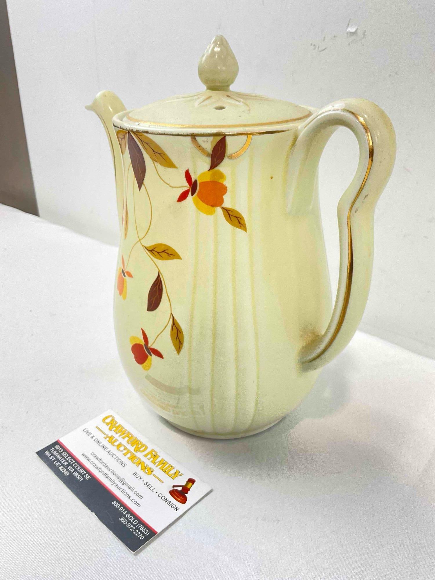 Vintage Hall China Ceramic Teapot in Autumn Leaf Pattern. Fair Condition. See pics. - 2