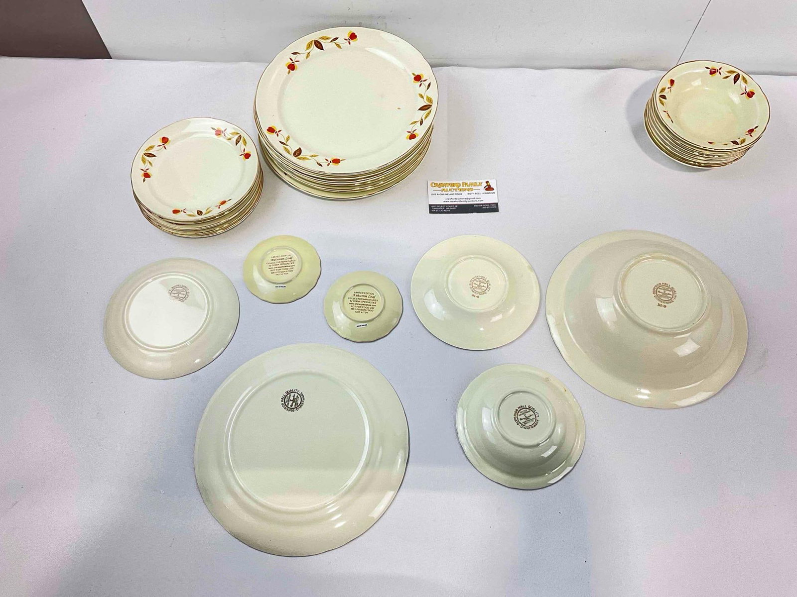 30 pcs Ceramic Dishes w/ Hall's Autumn Leaf Pattern, 28x Hall & 2x China Specialties. See pics. - 4