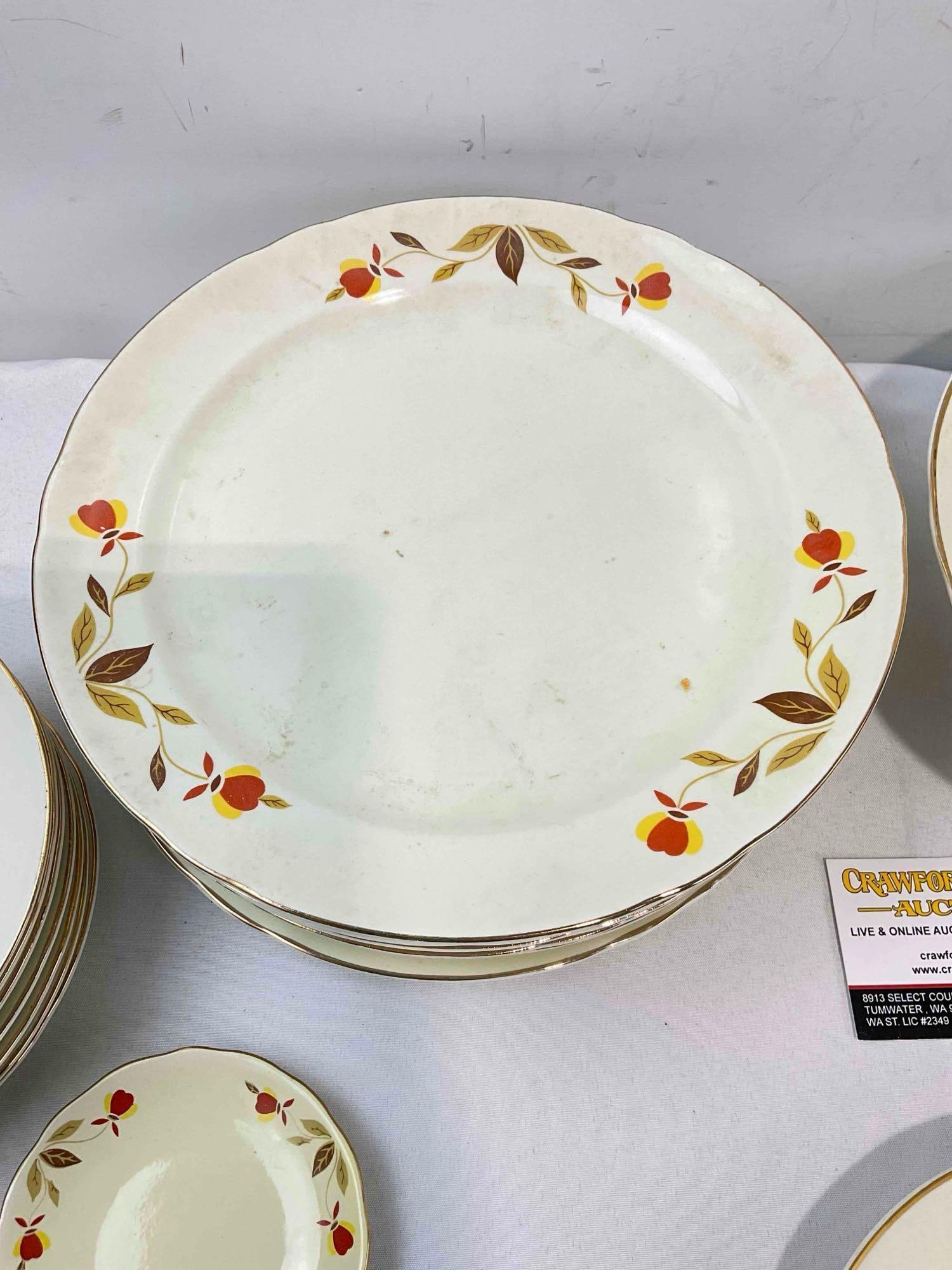 30 pcs Ceramic Dishes w/ Hall's Autumn Leaf Pattern, 28x Hall & 2x China Specialties. See pics. - 5