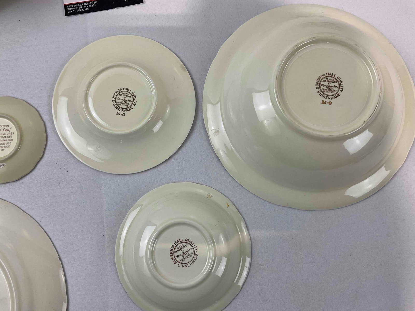 30 pcs Ceramic Dishes w/ Hall's Autumn Leaf Pattern, 28x Hall & 2x China Specialties. See pics. - 7