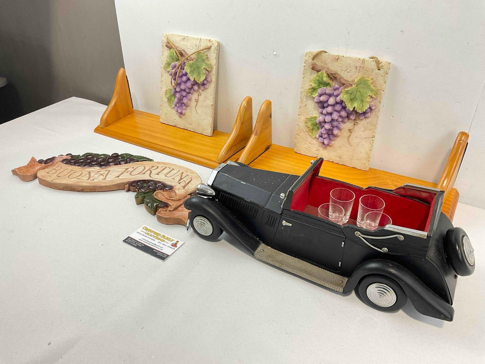 5 pcs Decor Assortment, incl. Resin Grape Plaques, Uninstalled Wooden Wall Shelves & More! - 2