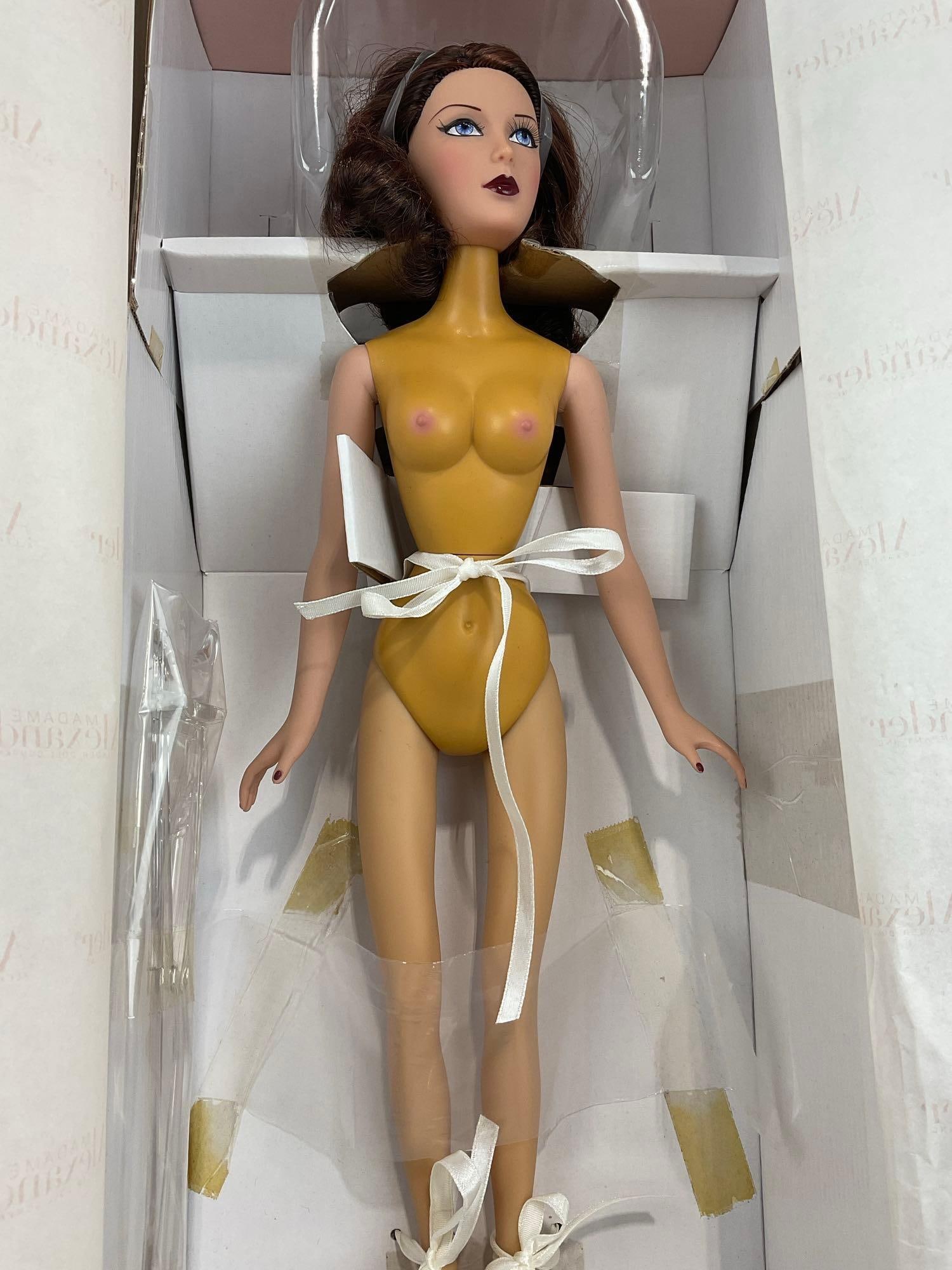 Madame Alexander Bordeaux Doll, #d 0658/750, 16 inch tall in original box w/COA - 2