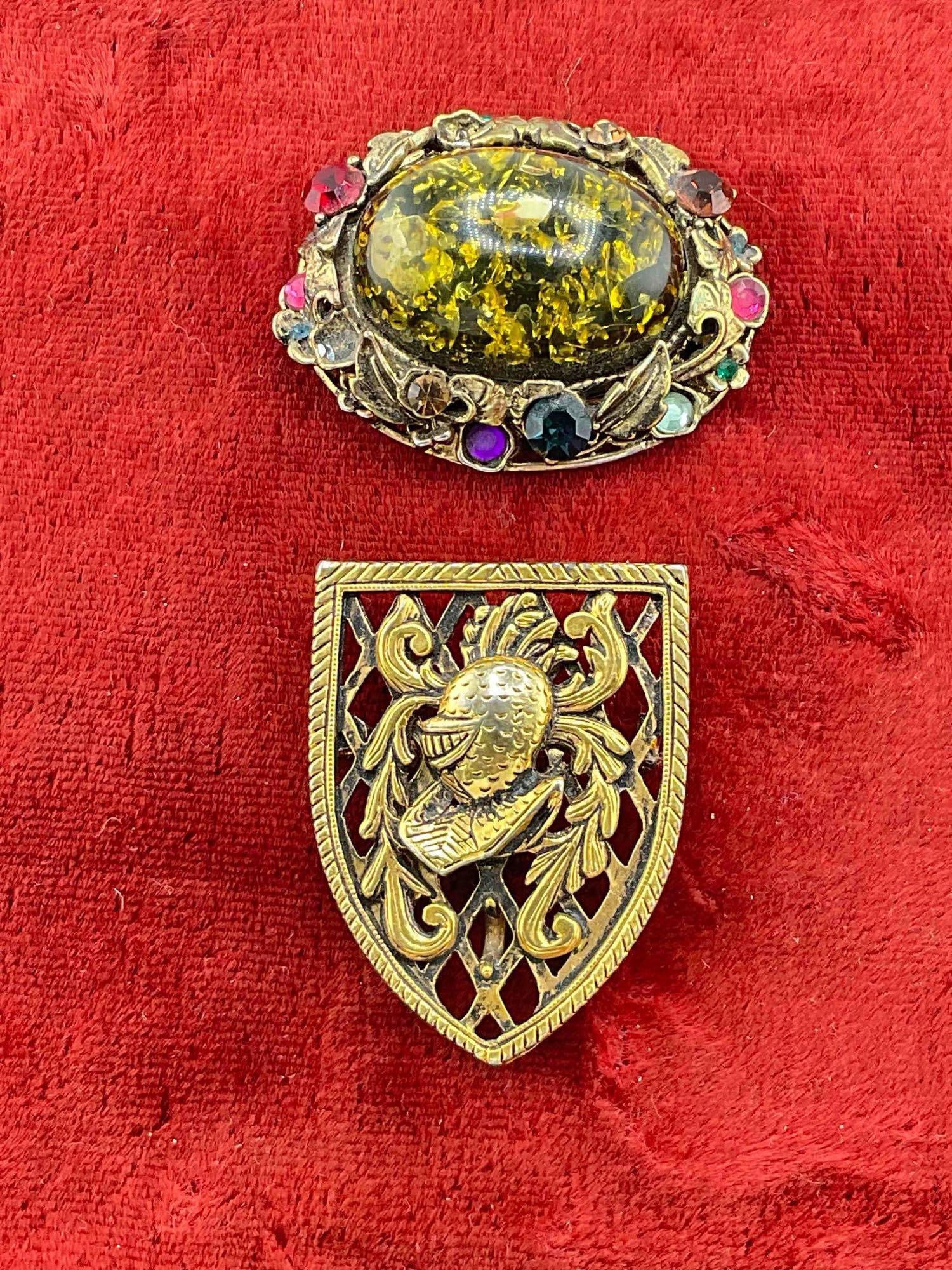 2x Vintage brooches Alucraft Heraldic Shield & Filigree setting Multi-Colored RhineStone chantons - 4