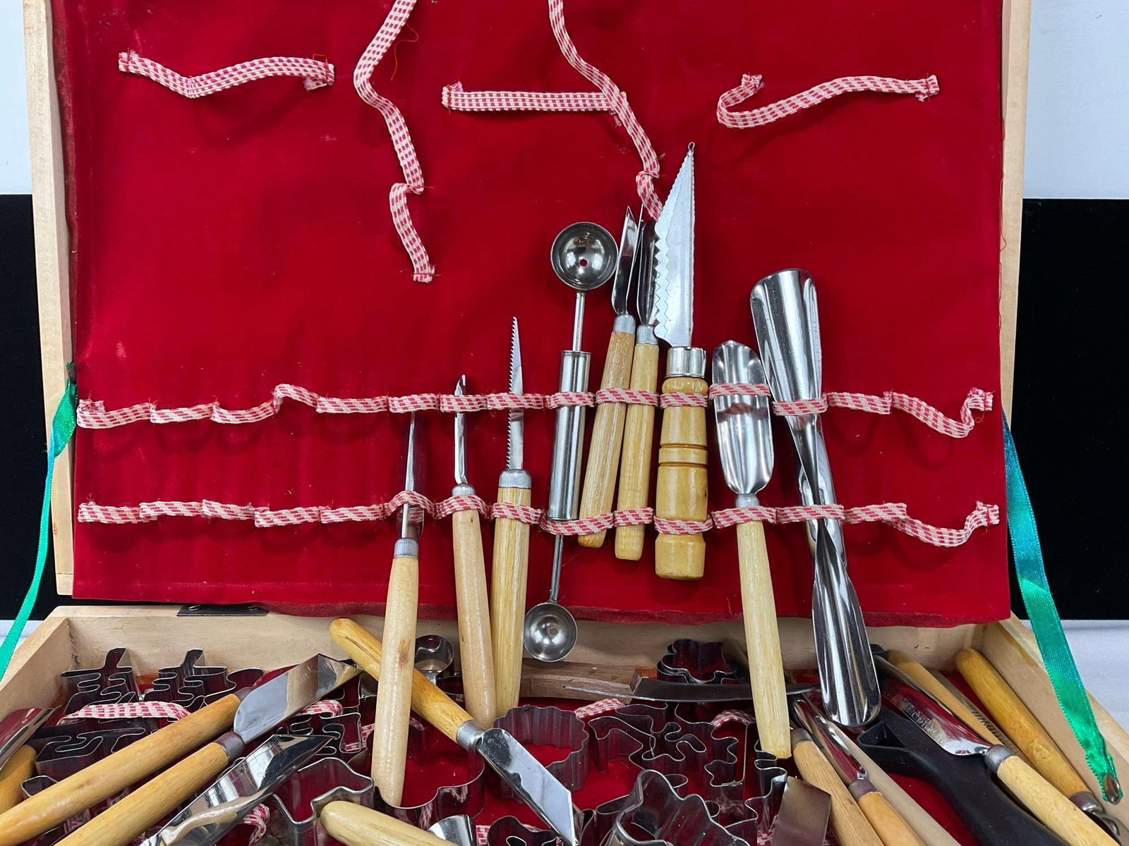 Case of Chinese Vegetable/Fruit Carving Tools, lots included, 4 x 16 x 12 inches - 3