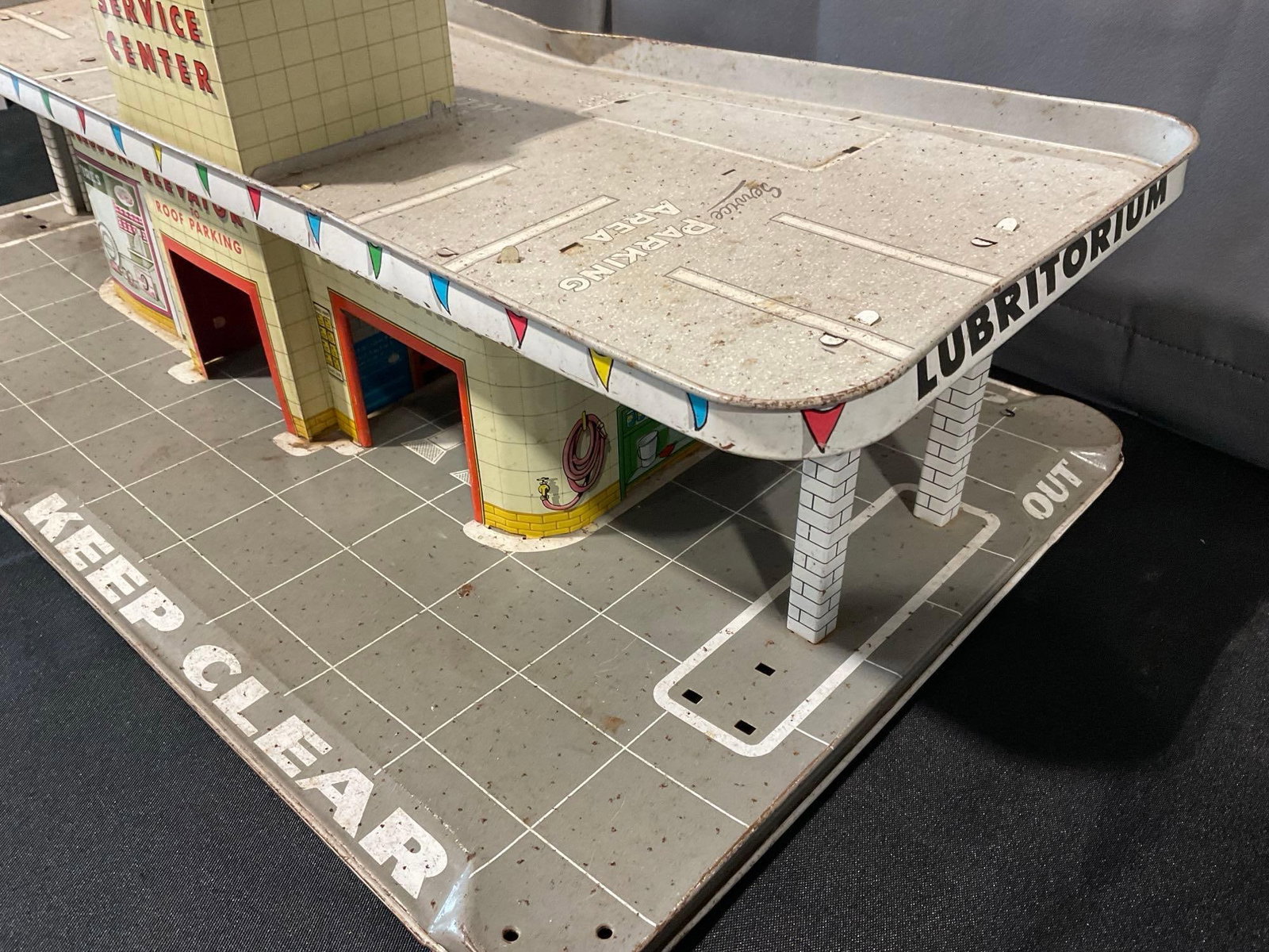 Vintage 1950s Louis Marx & Co Day & Nite Service Center Tin Litho Diorama, 12x27x16 inches - 3
