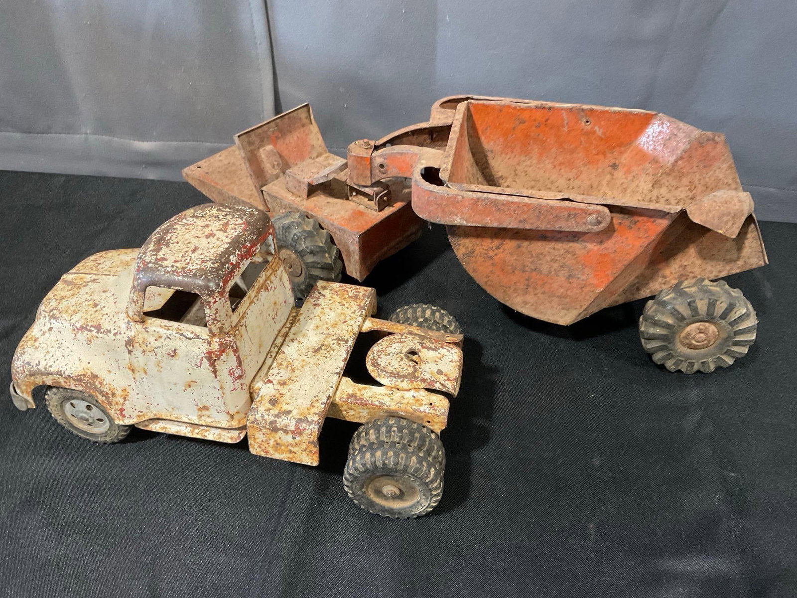 Vintage Pressed Metal Semi Truck Cab & Structo? Articulated Dump Rocker Toy, oxidized finish - 4