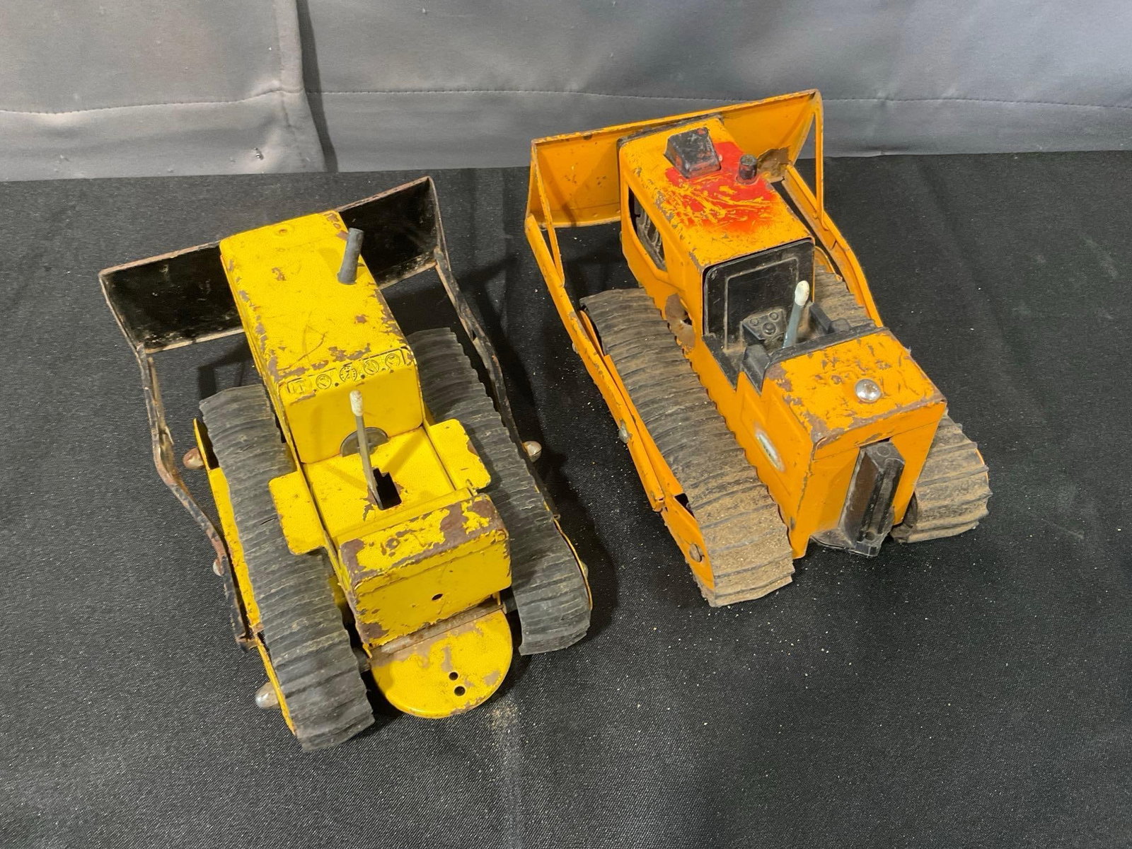 Pair of Pressed Steel Tonka Bulldozers, 50s-60s piece & T-6 Tracked Bulldozer from mid-1970s - 4