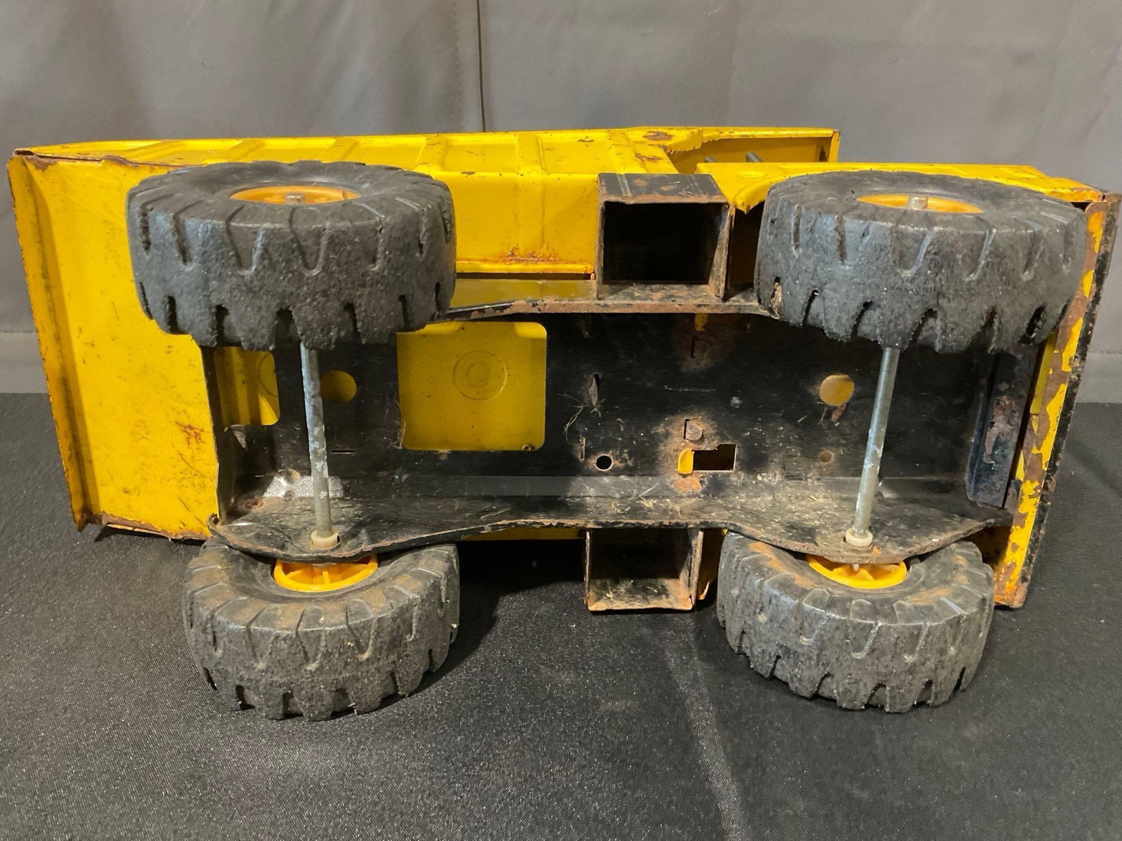 1970s Mighty Tonka Pressed Steel Dump Truck, poss. Model 2900, missing finish - 4