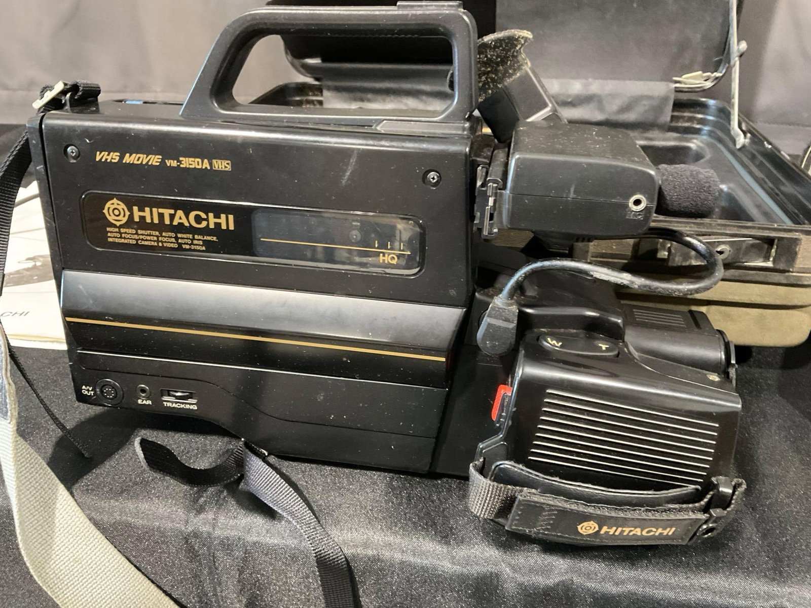 Vintage Hitachi VHS Shoulder Analog Camcorder Model VM-3150A w/Case, Straight to tape, 16x19 inches - 5
