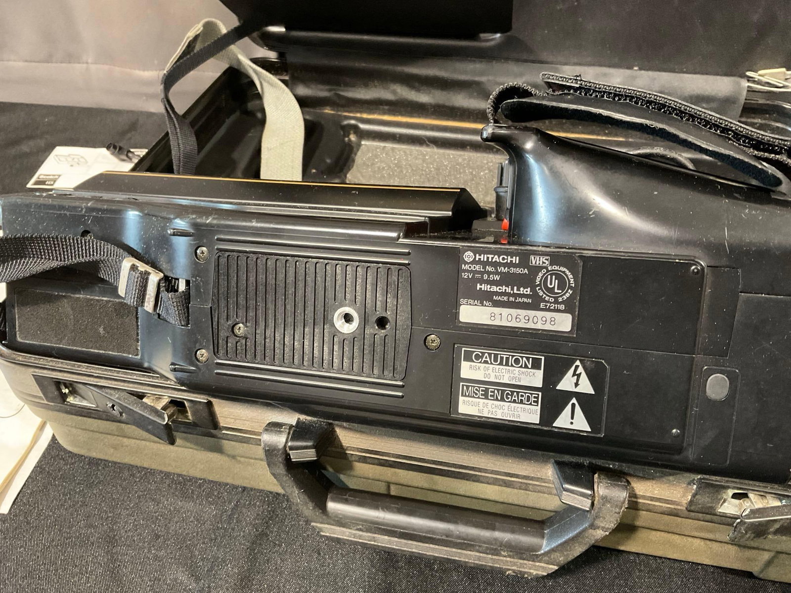 Vintage Hitachi VHS Shoulder Analog Camcorder Model VM-3150A w/Case, Straight to tape, 16x19 inches - 8