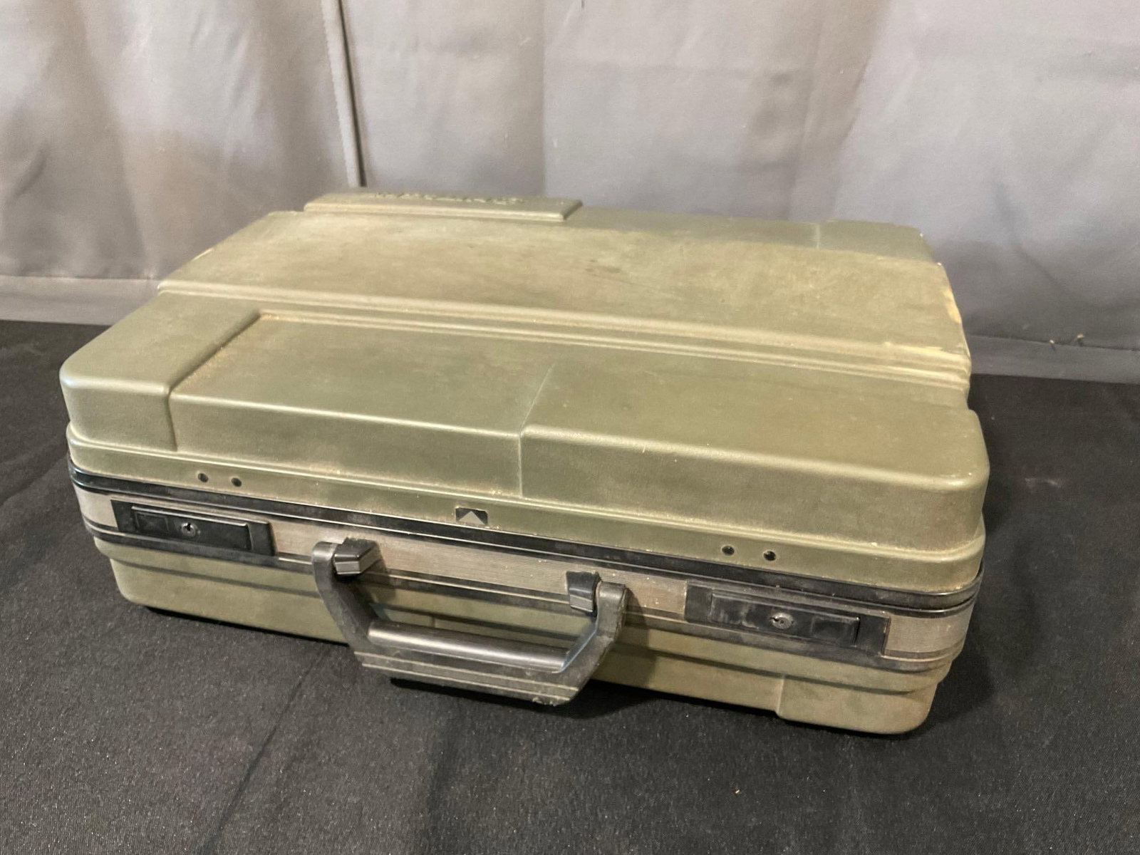Vintage Hitachi VHS Shoulder Analog Camcorder Model VM-3150A w/Case, Straight to tape, 16x19 inches - 9