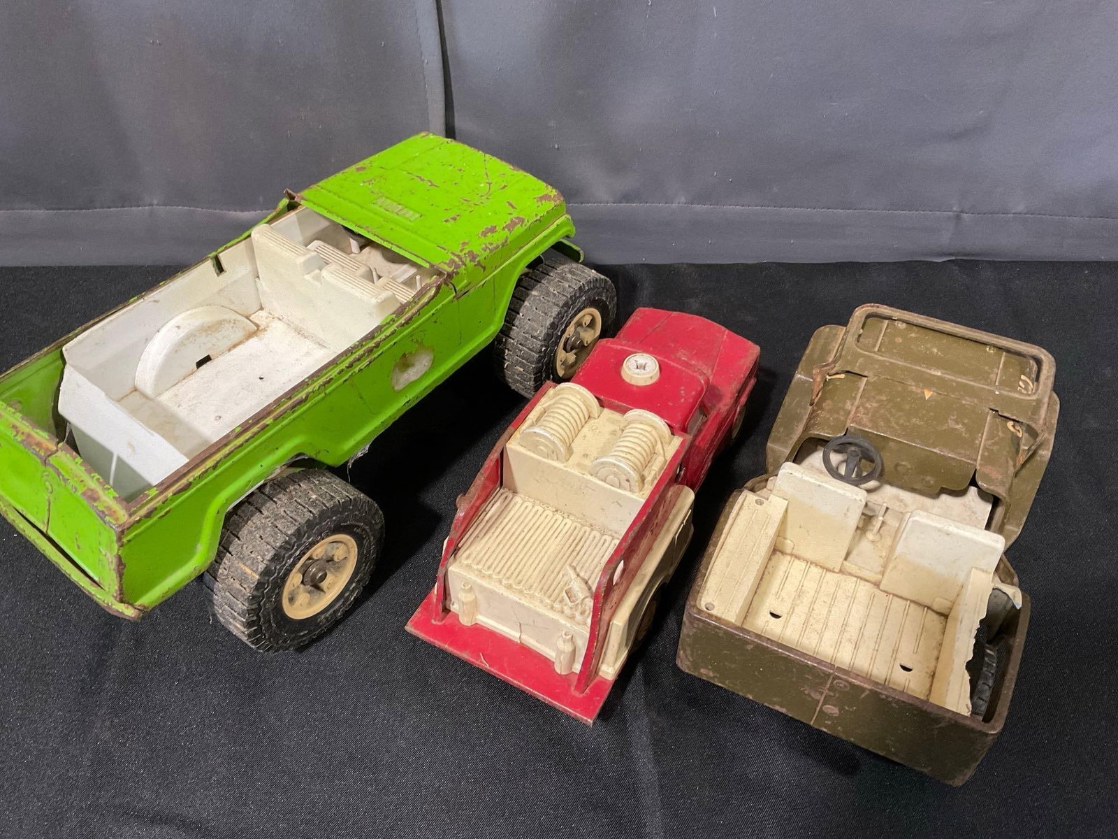 3 1970s Tonka Pressed Steel Toy Vehicles, Lime Green Jeep, Army Jeep, & Mini-Tonka Fire Truck no.72 - 3