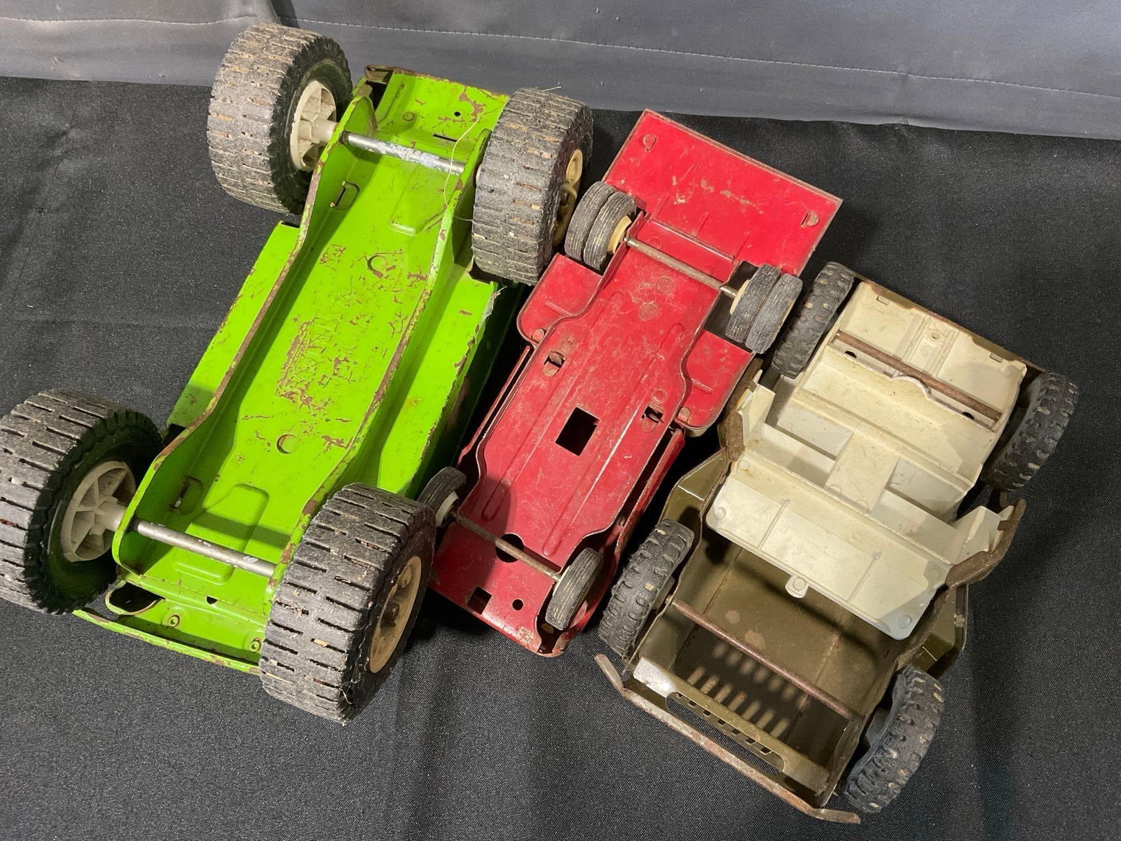 3 1970s Tonka Pressed Steel Toy Vehicles, Lime Green Jeep, Army Jeep, & Mini-Tonka Fire Truck no.72 - 4