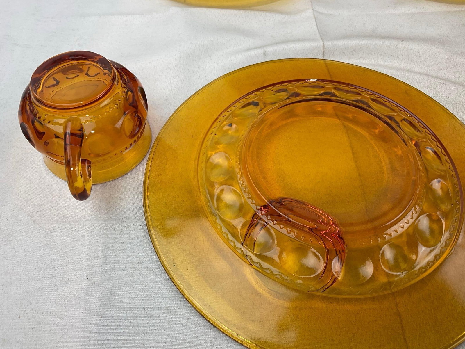 Set of 6 Vintage Indiana Glass Co Amber Kings Crown Thumbprint Snack Plates & Mugs - 4