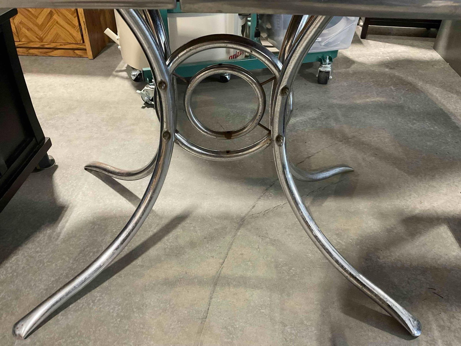 Vintage Red Formica? Top & Chrome Diner Style Expanding Kitchen Table. As Is Condition. - 4