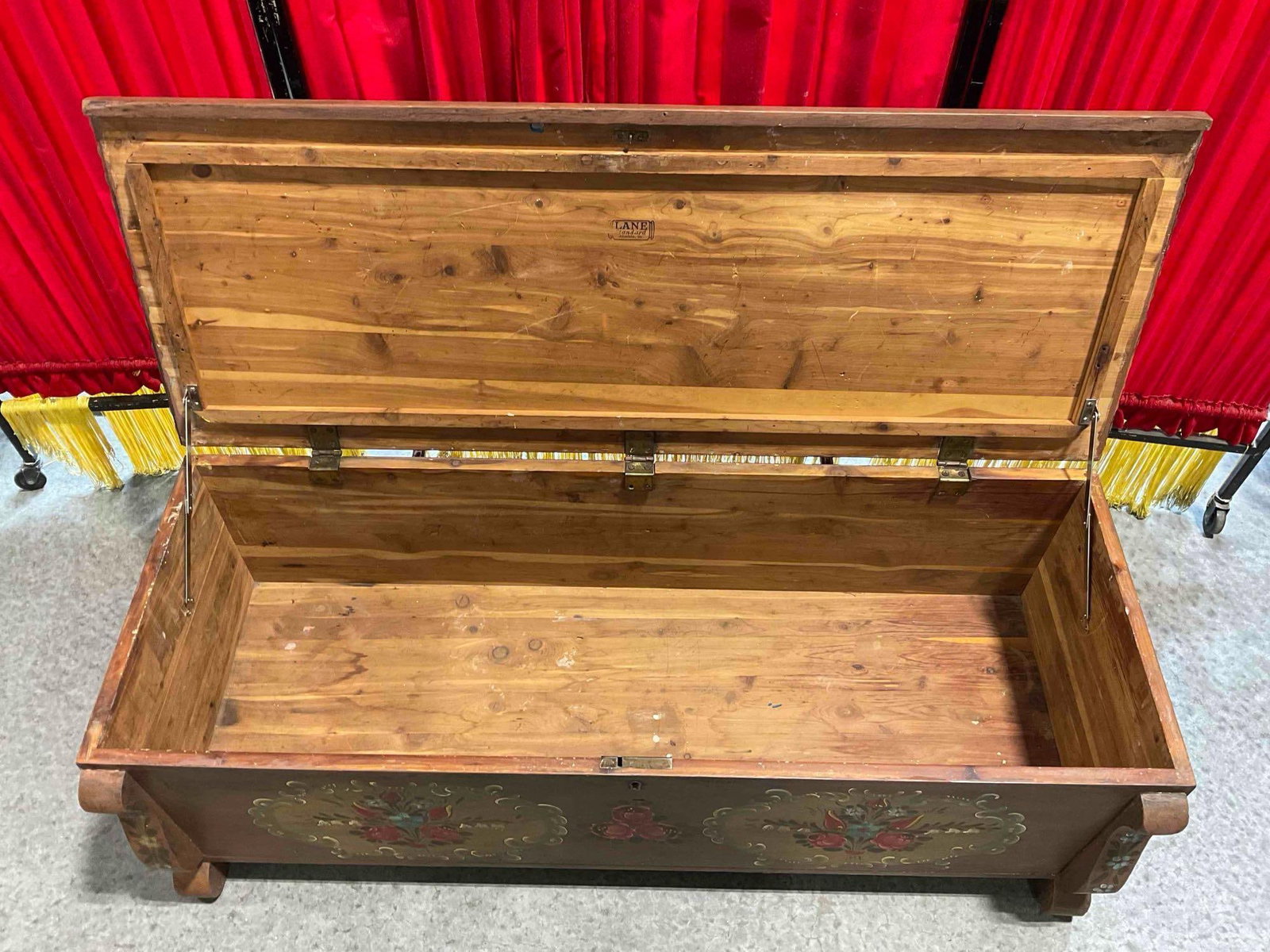 Vintage Lane Brown Painted Wooden Chest w/ Lovely Floral Accents. Measures 47" x 18" x 16" - 4