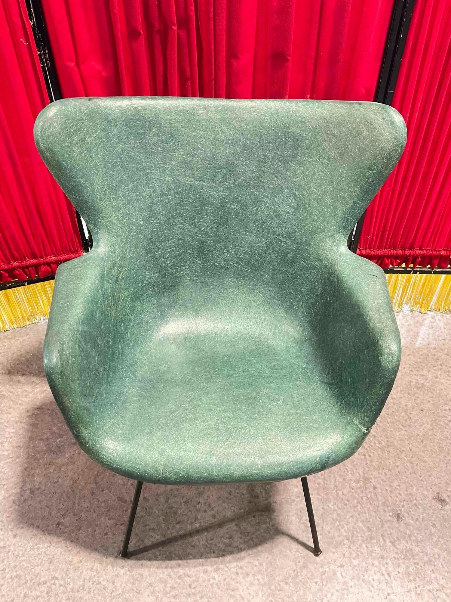 Vintage MCM Peabody Style Molded Green Fiberglass Wingback Arm Chair, fair cond see desc: Vintage MCM Peabody Style Molded Green Fiberglass Wingback Arm Chair. Fair Condition. Has wear indicative of age and use, missing all foot pads but one, and has a noticeable crack/chip in the shell