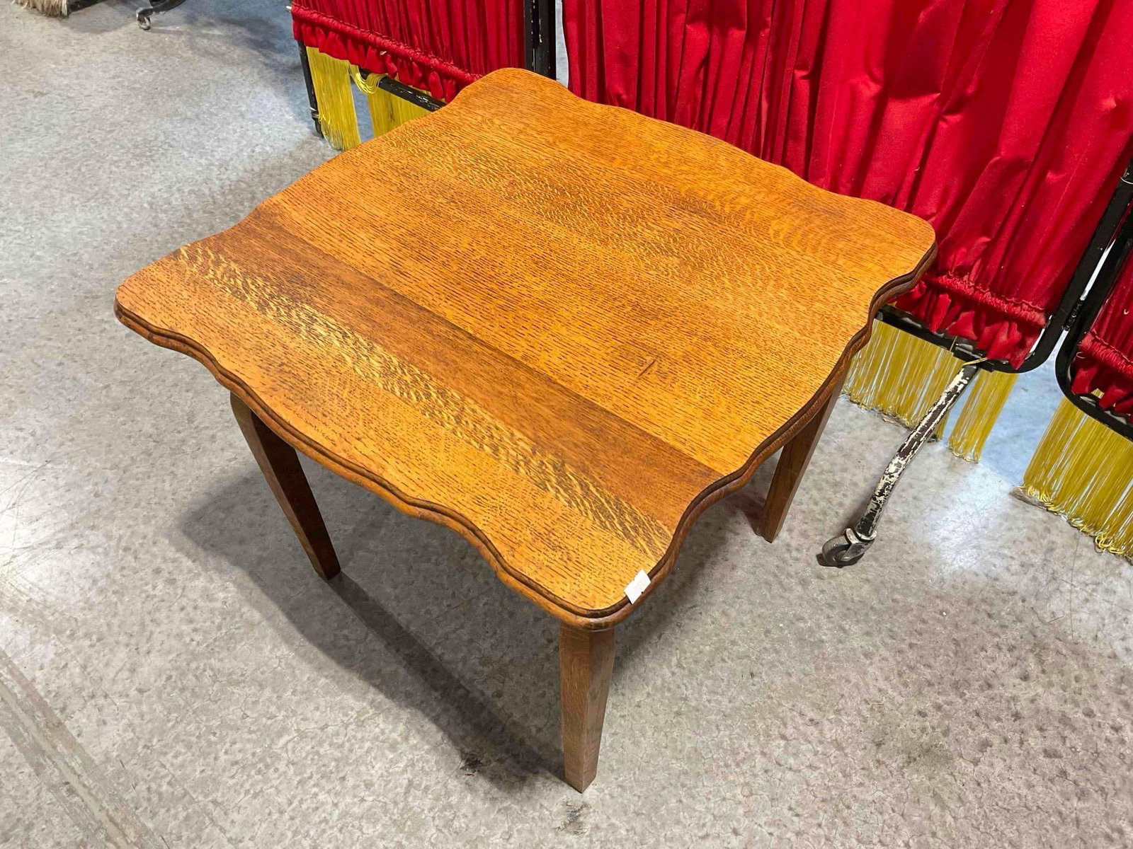 Vintage Quarter Sawn Tiger Oak Wood Side Accent Table w/ Gorgeous Grain. Good Condition. - 3