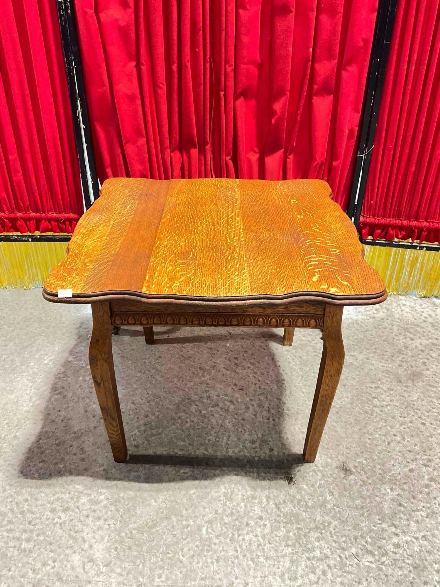 Vintage Quarter Sawn Tiger Oak Wood Side Accent Table w/ Gorgeous Grain. Good Condition. - 5