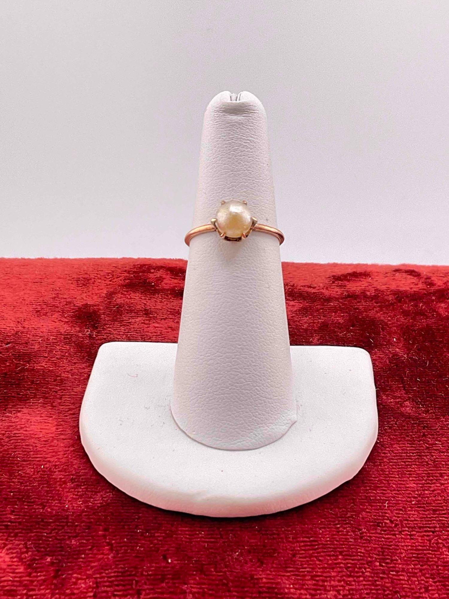 Vintage 14K Gold women's ring featuring a Solitaire Approx 7mm Pearl 1.4 gram SZ 5.5: C-5360 Ring was unmarked but acid tested positive at 14K 
