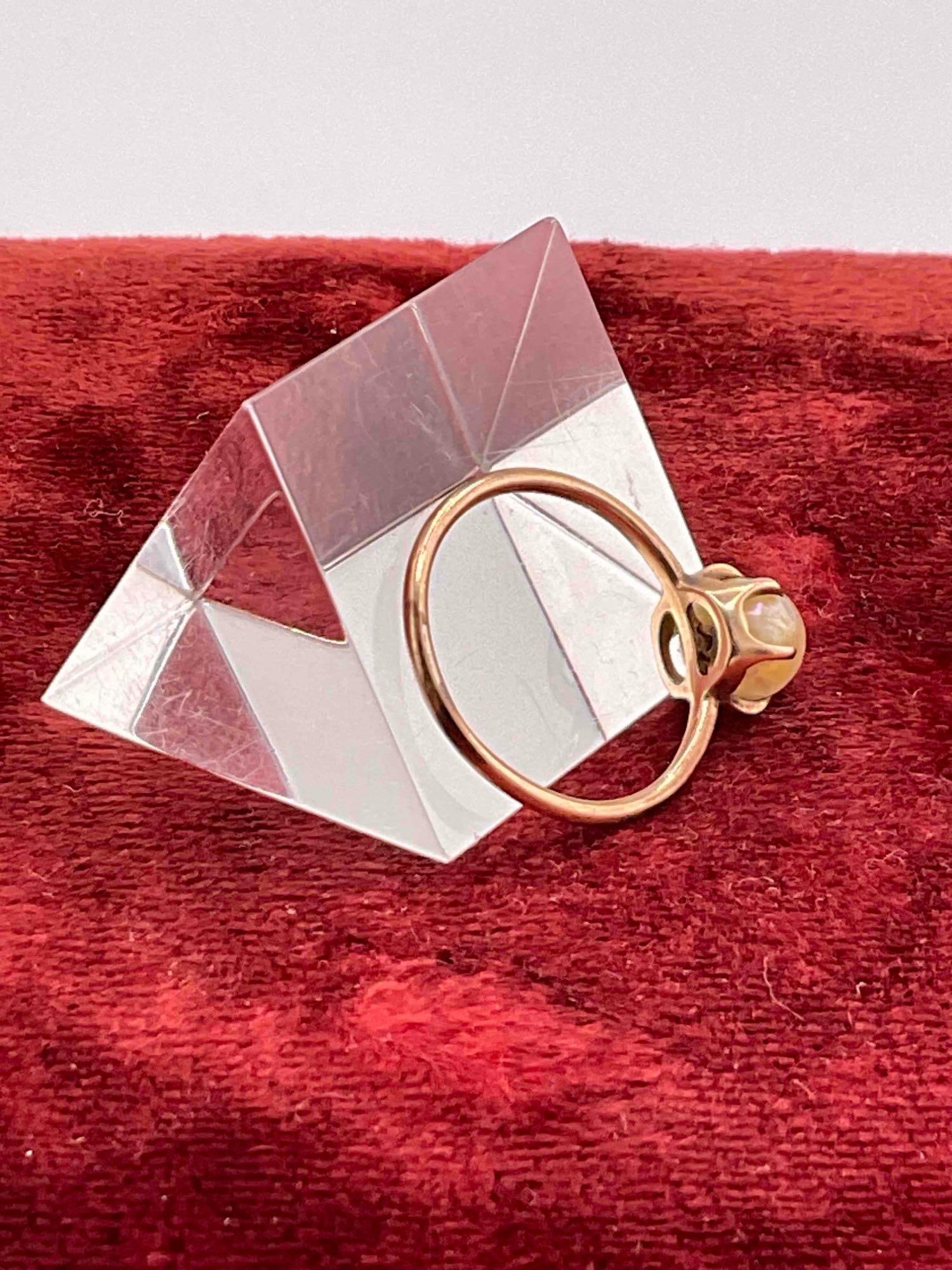 Vintage 14K Gold women's ring featuring a Solitaire Approx 7mm Pearl 1.4 gram SZ 5.5 - 3