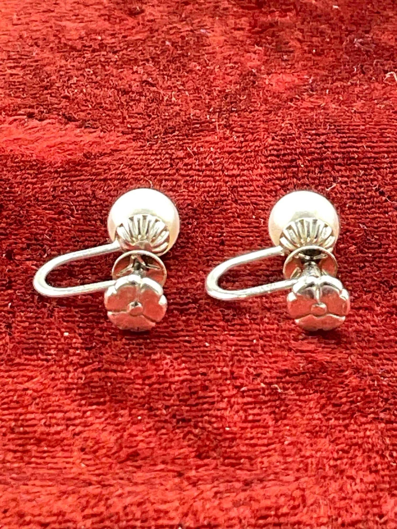 Pair of Vintage Elegant 14K White Gold Screw On Earrings w/ Approx 6mm Quality Pearls - 4