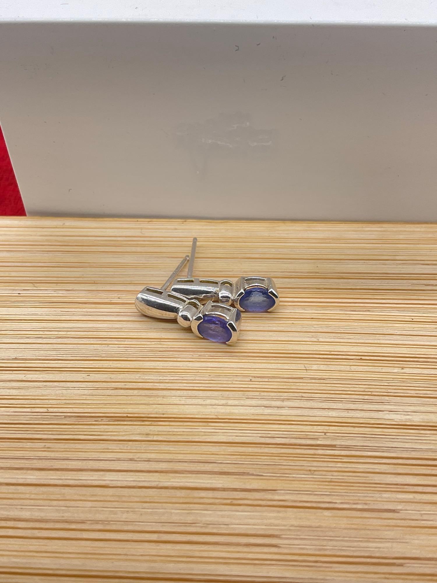 Stunning pair of 14K White gold post Earrings w/ Tanzanite stone setting, no backings - 3