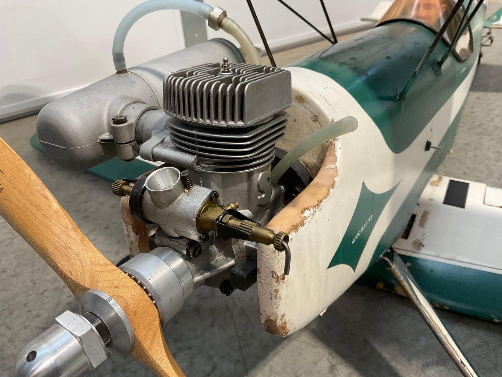 Rare Vintage RC Bi-Plane, Green & White w/Vintage Super Tigre Engine - 4
