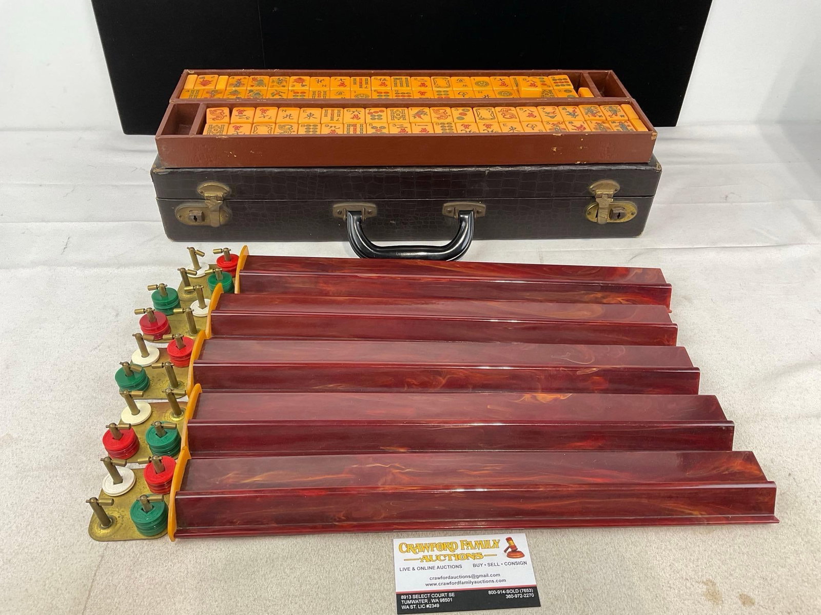 Vintage American Mahjong Set, Yellow Bakelite Tiles & Red Trays, approx 156 tiles w/leather case - 4