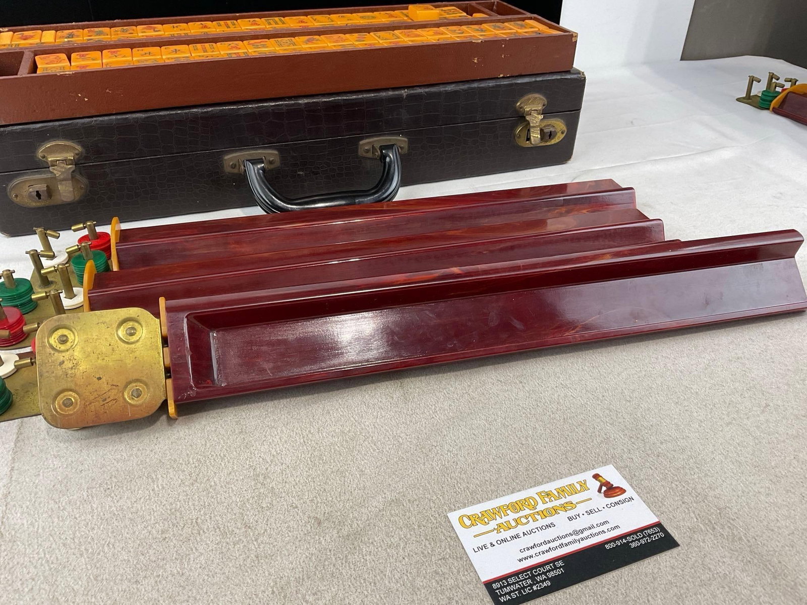 Vintage American Mahjong Set, Yellow Bakelite Tiles & Red Trays, approx 156 tiles w/leather case - 5