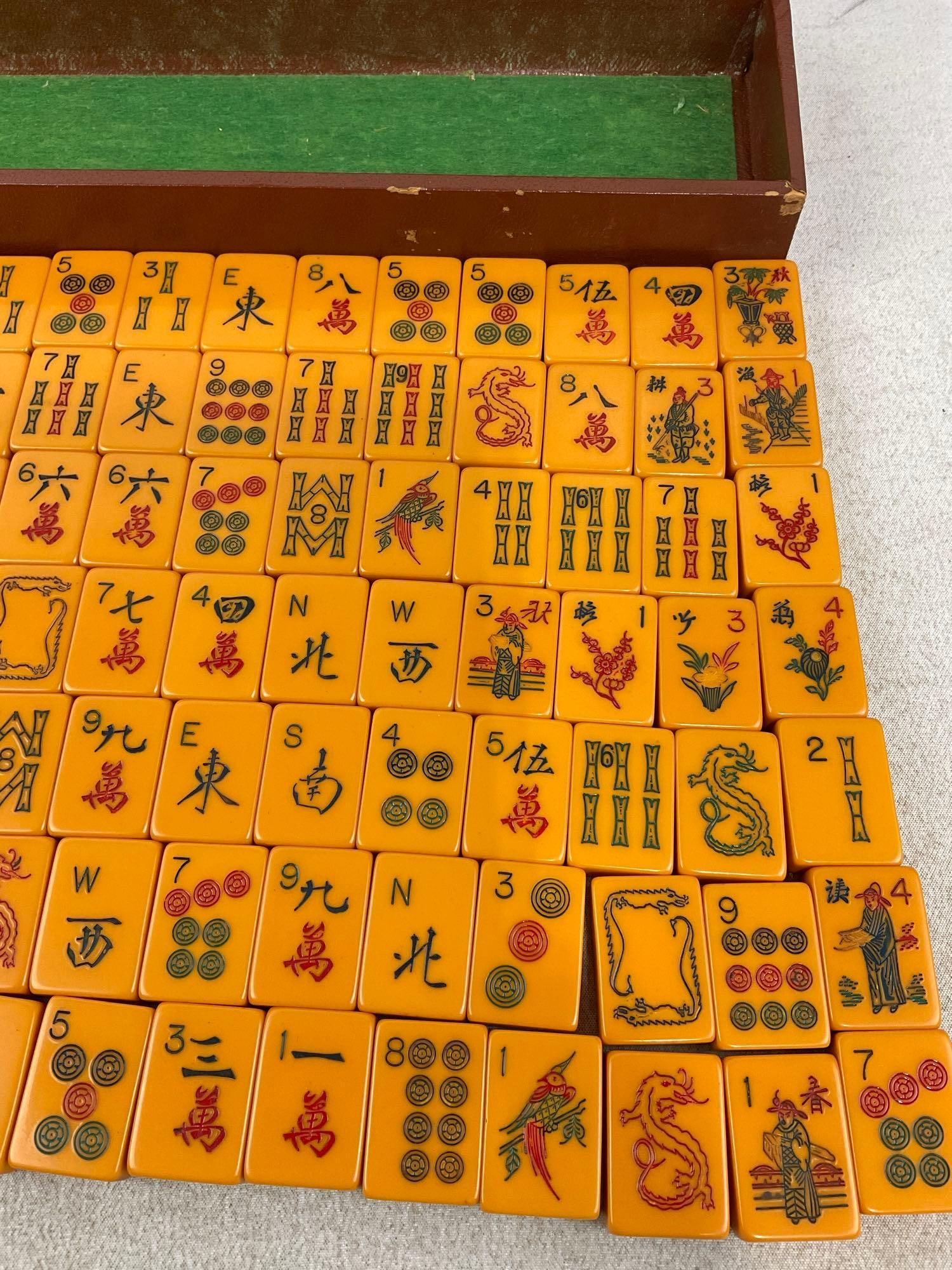 Vintage American Mahjong Set, Yellow Bakelite Tiles & Red Trays, approx 156 tiles w/leather case - 9