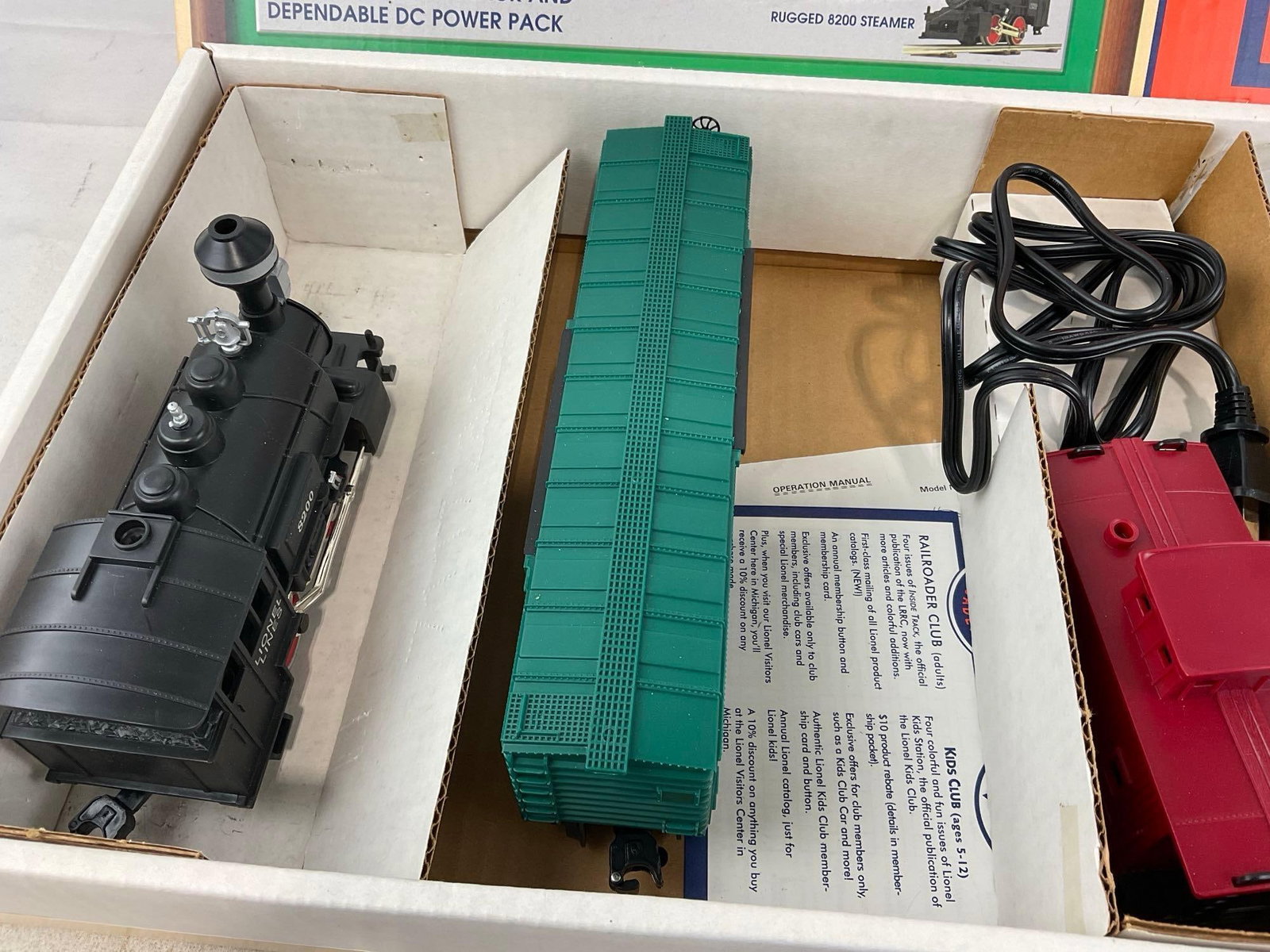 Lionel DockSider 6-11919 Ready-To-Run O-27 Gauge Electric Train Set, Locomotive, Boxcar, & Caboose - 3
