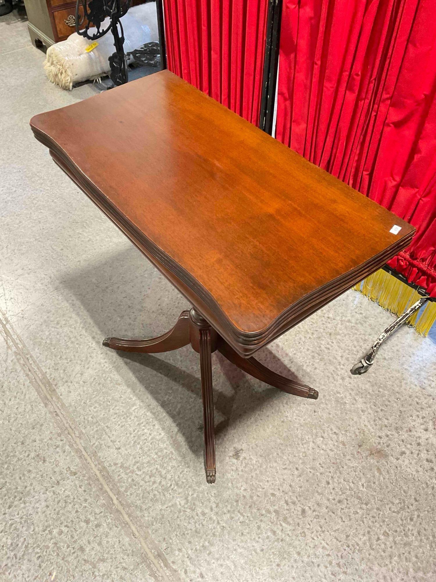 Vintage Handsome Duncan Phyfe Style Mahogany Wood Swivel Top Game Table. Fair Condition. - 2