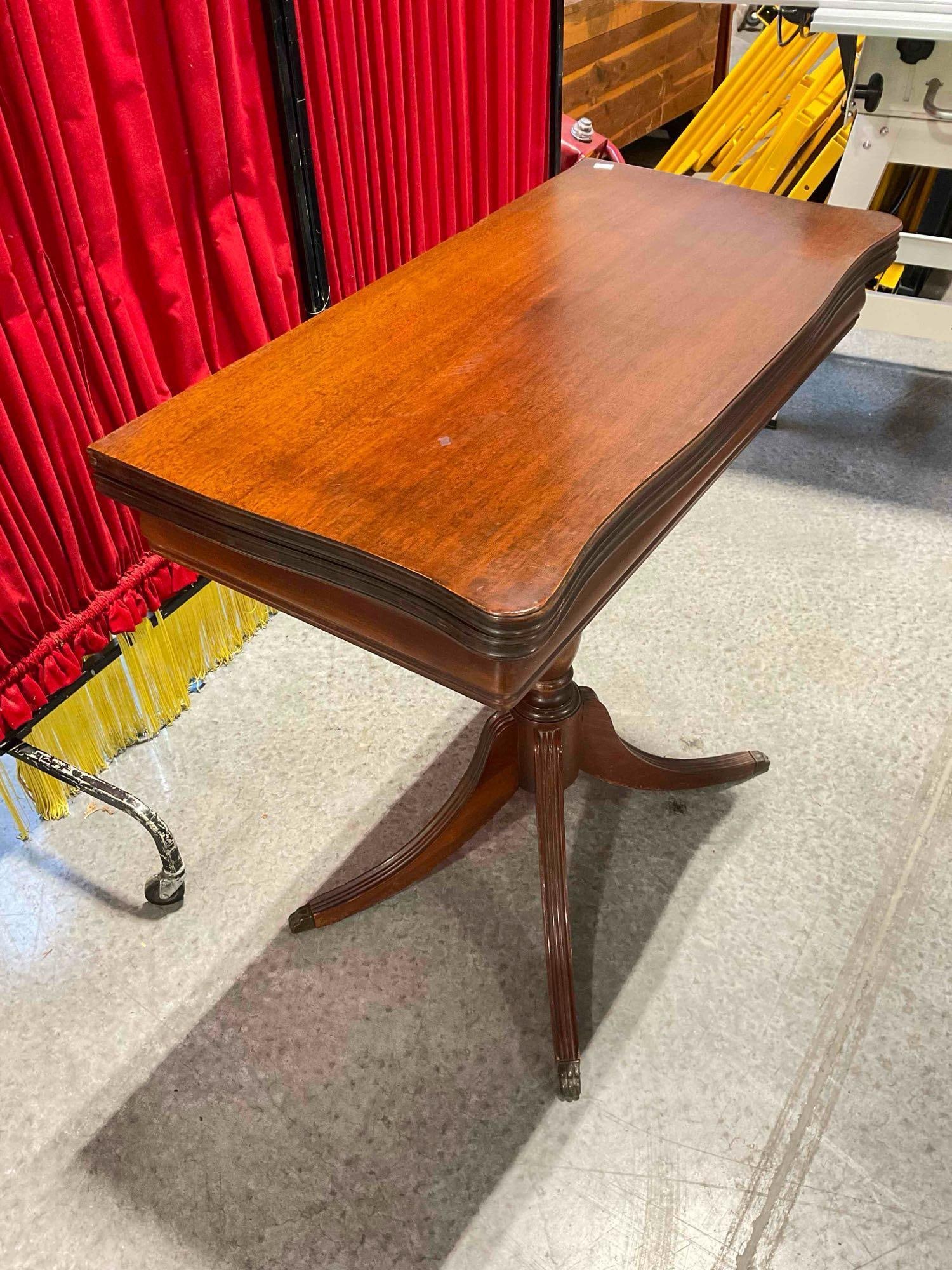 Vintage Handsome Duncan Phyfe Style Mahogany Wood Swivel Top Game Table. Fair Condition. - 3