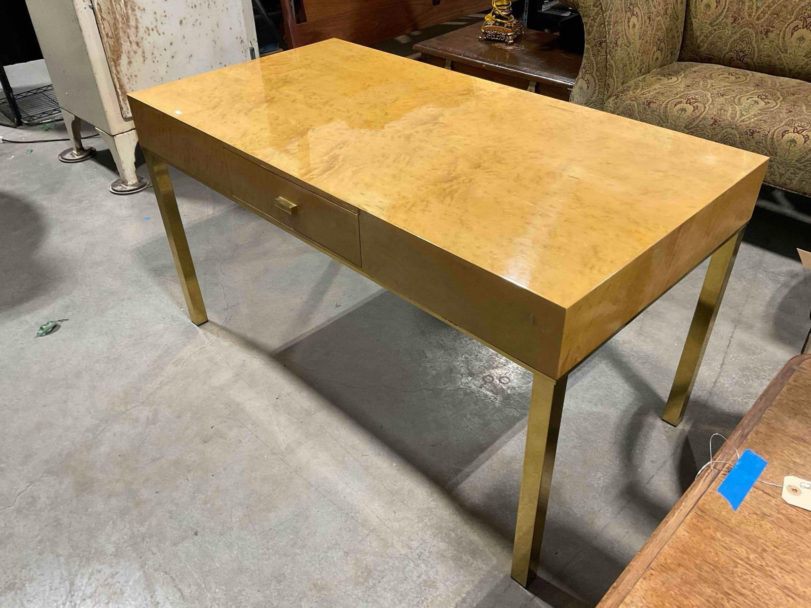 Handsome Vintage Thomasville MCM Birdseye Maple Wood & Brass Parsons Desk - 4