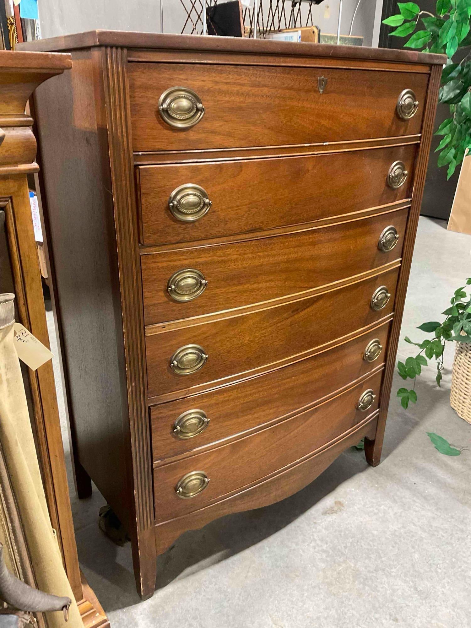 Vintage Mahogany Wood Bow Front Highboy 4-Drawer Dresser. Good Condition. See pics. - 2