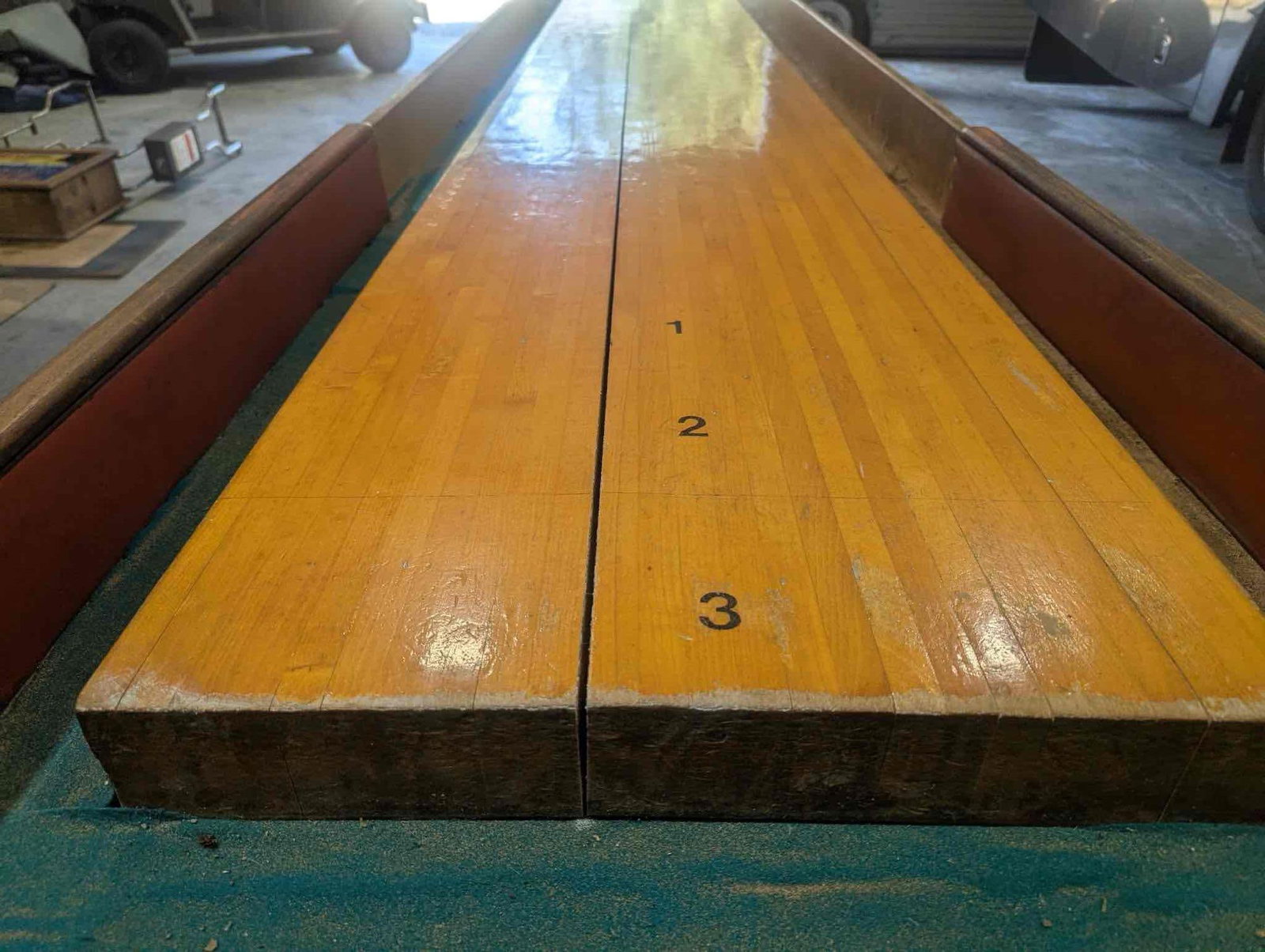 Vintage Mid century professional Tornamnet American C0. 22' Shuffle board table w/ score board - 3